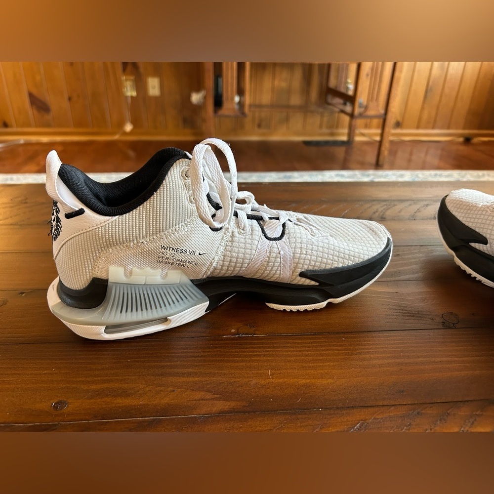 Nike LeBron Witness Seven HO 22 white black men’s basketball shoes DZ3299-100 - Picture 7 of 9